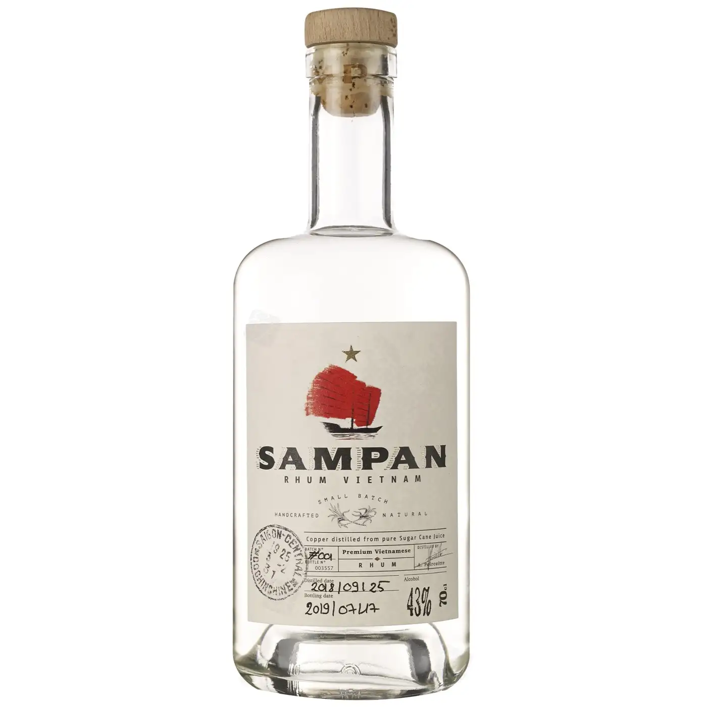 Image of the front of the bottle of the rum Sampan Blanc