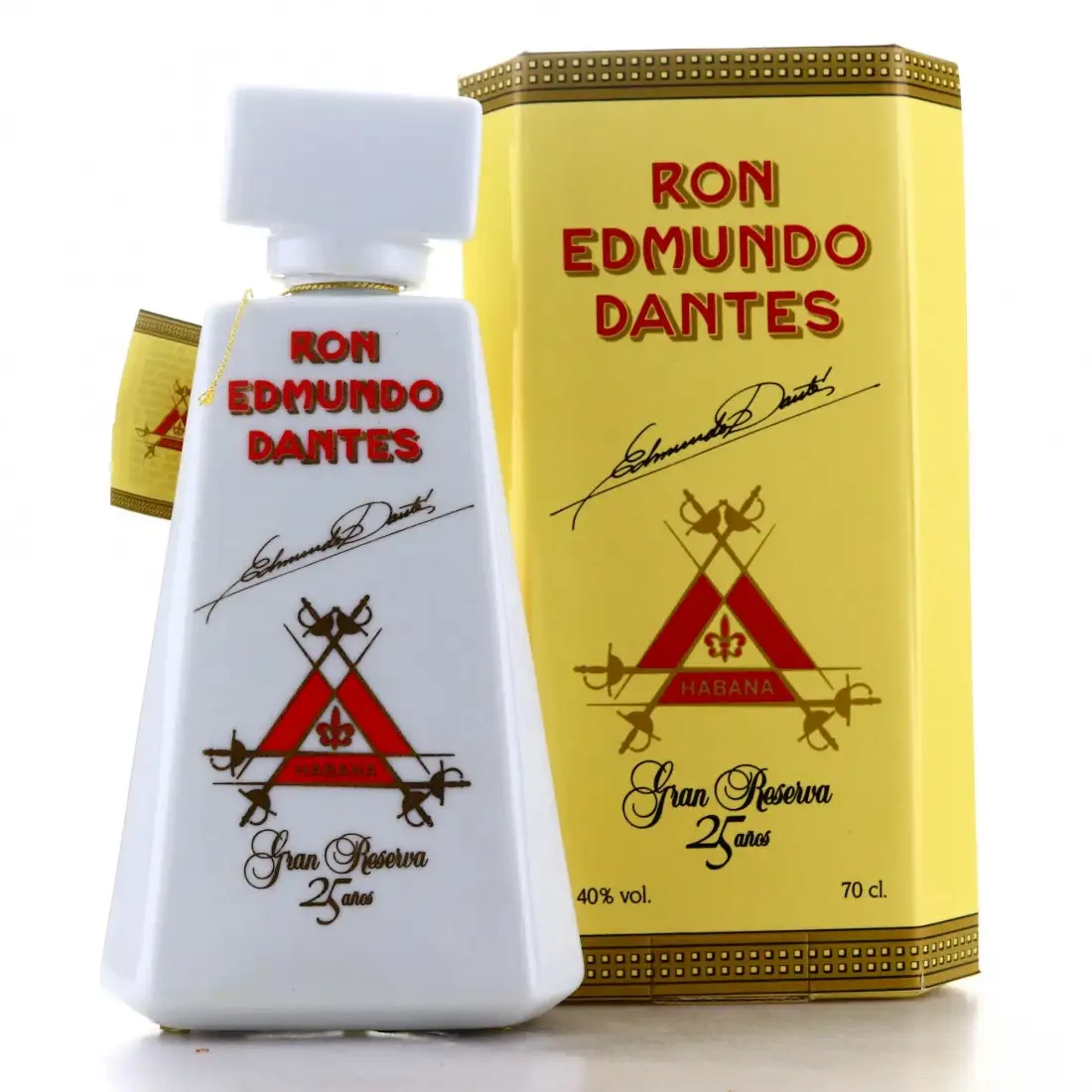 Image of the front of the bottle of the rum 25 Años